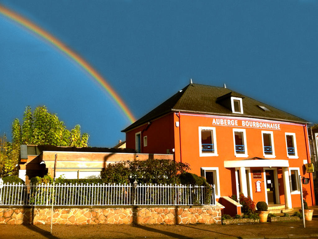 Hotel Logis L'auberge Bourbonnaise