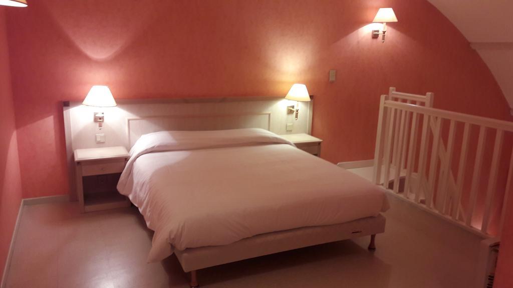 Logis L'auberge Bourbonnaise Hotel