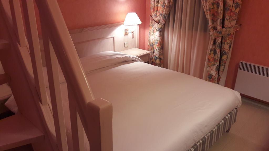 Hotel Logis L'auberge Bourbonnaise